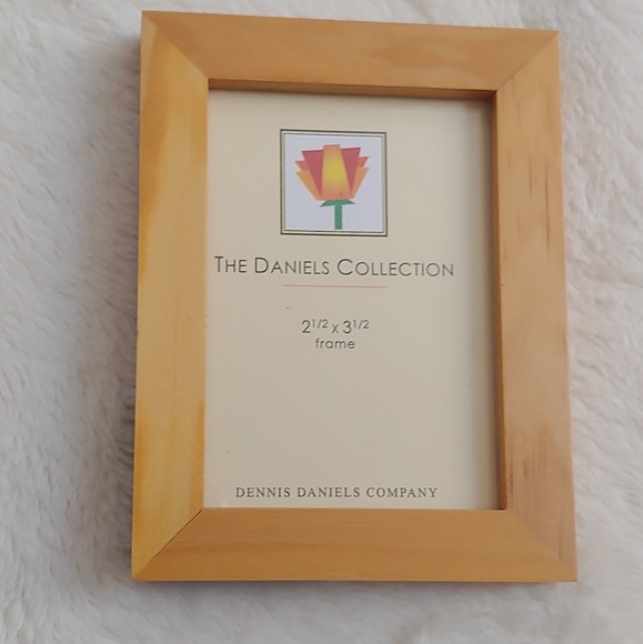 NWT The Daniels Collection frame 2 1/2 x 3 1/2 - Picture 2 of 6